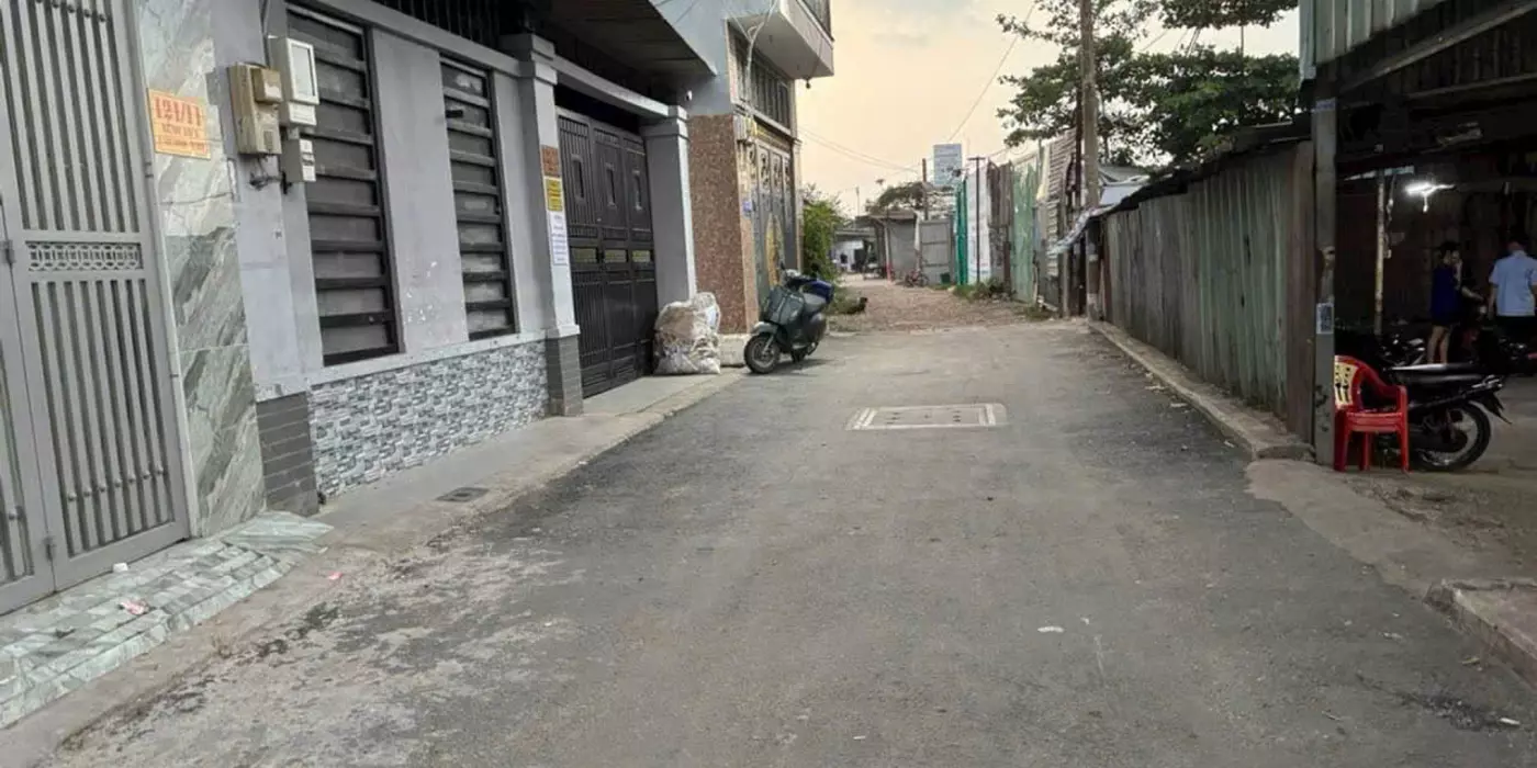 Nhà hẻm ô tô kế Aeon Mall Tân Phú, 4.1 x 18m, 2 Tầng, xe hơi ngủ trong nhà, 6.9 Tỷ