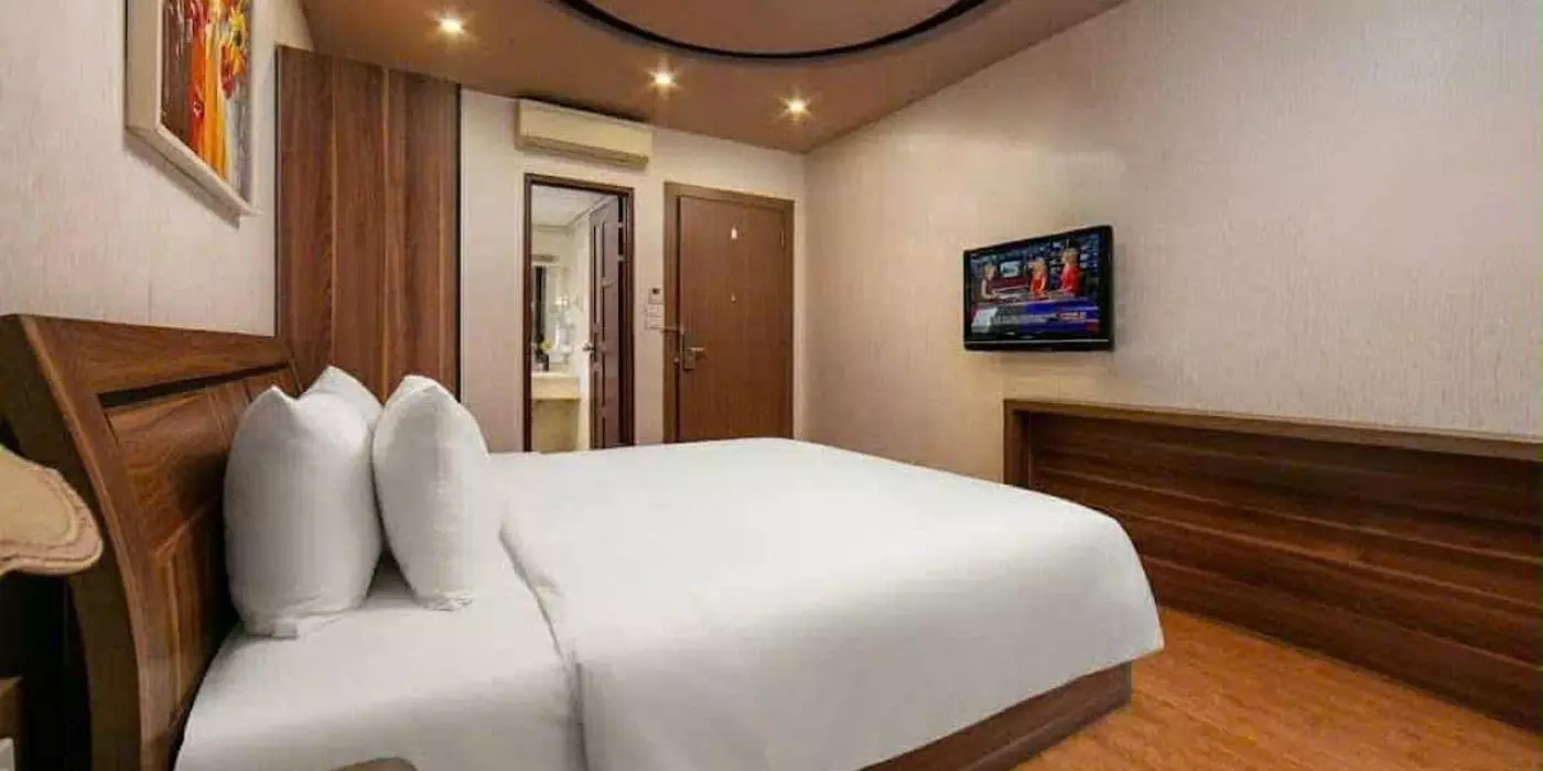BÁN MẶT PHỐ TRẦN QUỐC VƯỢNG  SIÊU ĐẸP - 105M x 8T, MT 10,5M -  LÔ GÓC - 3 MẶT THOÁNG - VỈA HÈ 2