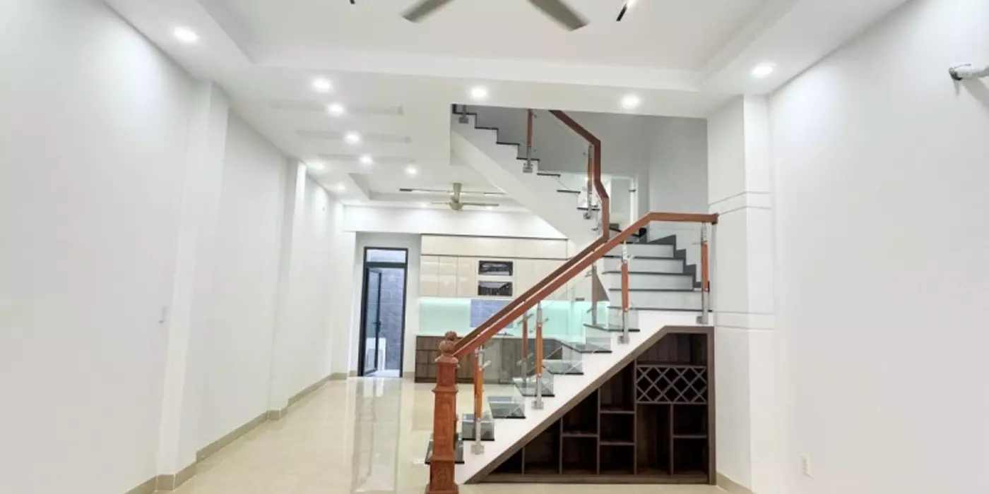 Bán nhà đường 359, Phước Long B,  Q9, Thủ Đức, TP HCM. DT 85m2, 4tầng. Giá 9.8 tỷ, SHR - 0933125879