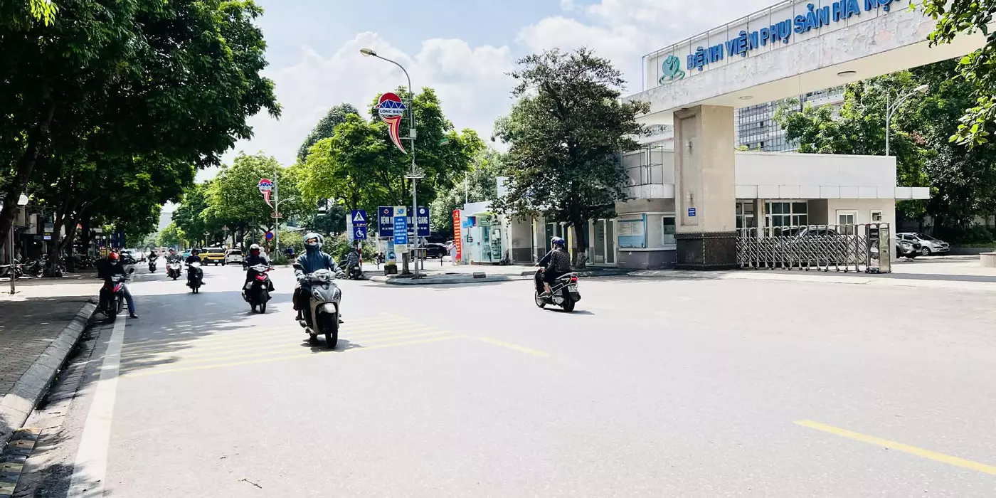bán nhà Việt Hưng, 5 tầng, ngõ thông, ôtô vào nhà