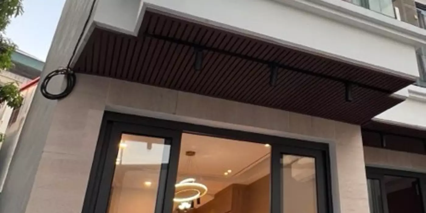 Bán nhà 35m x 5T tại ngõ 71 việt hưng, oto đỗ cổng chỉ hơn 6 tỷ còn tl.