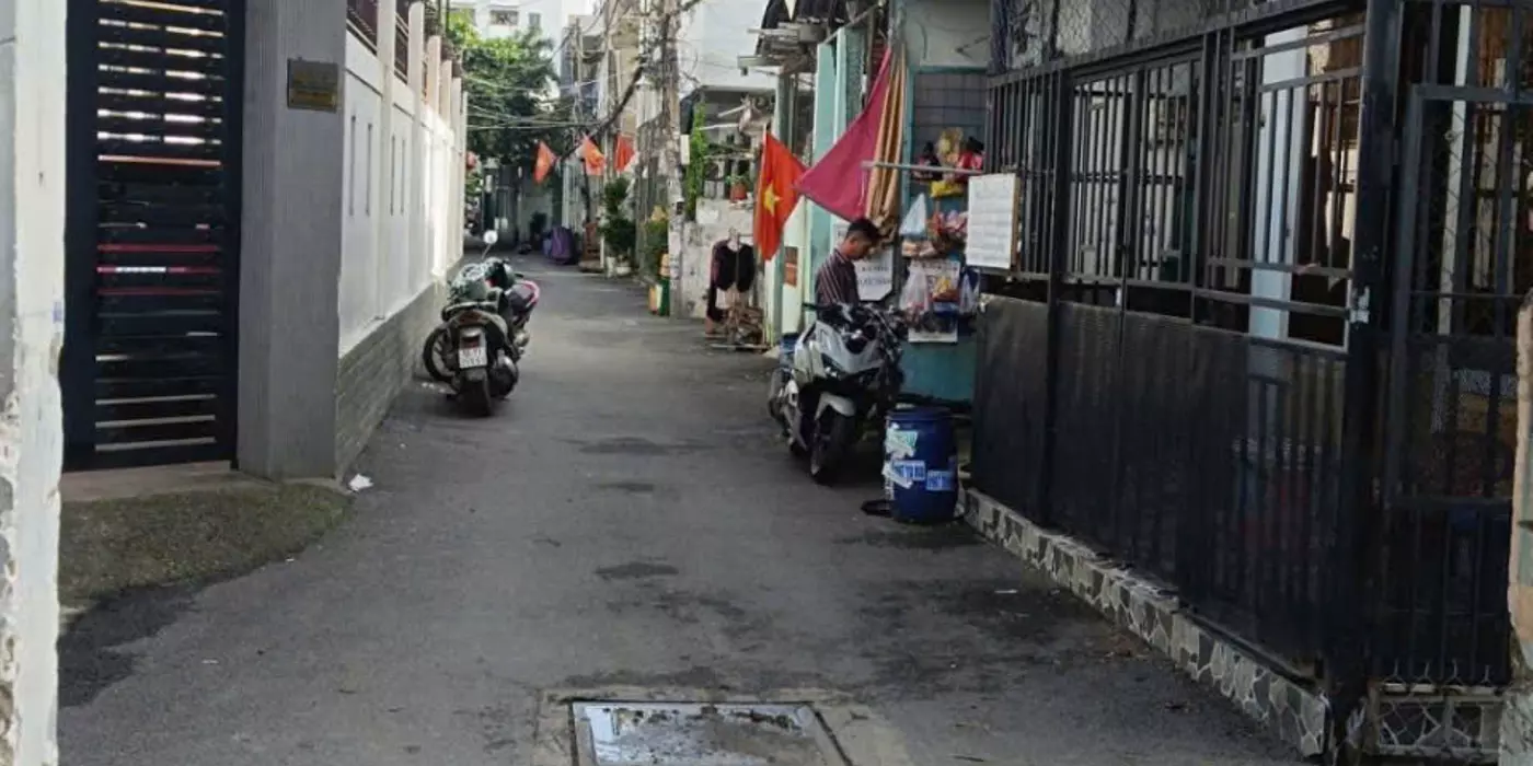 NHÀ 75M2 SÁT MẶT TIỀN PHAN VĂN HỚN – HẺM 4M – GIÁ SỐC 3.7 TỶ