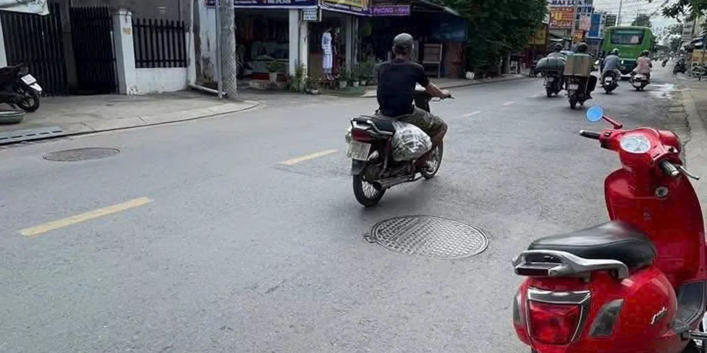 Bán nhà mặt tiền 5,7x45m giá 14,9 tỷ Đường Đặng Thúc Vịnh