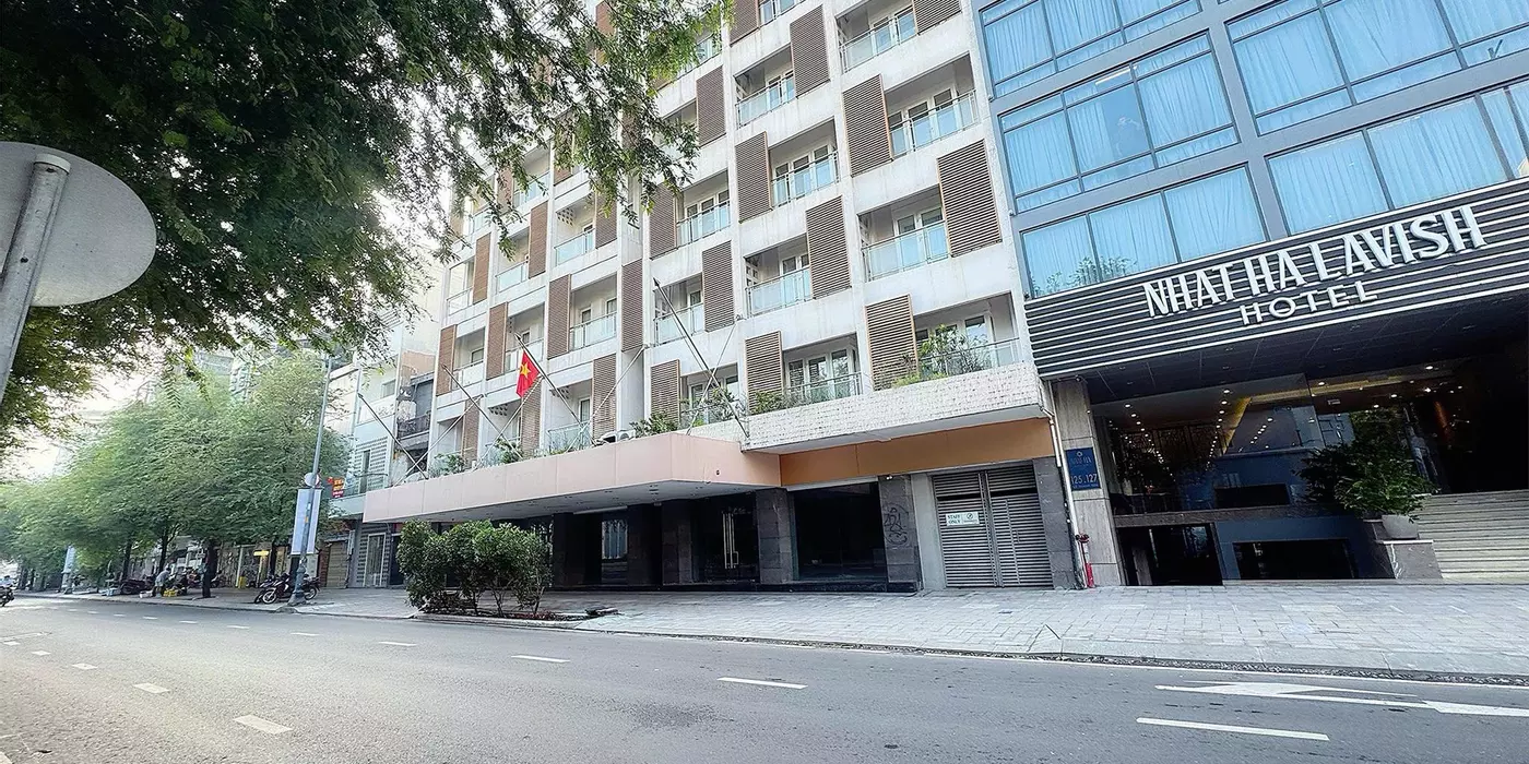 HIẾM BÁN - DÒNG TIỀN 1 TỶ/ NĂM - BÁN NHÀ MẶT TIỀN Đ. LÊ THÁNH TÔN, Q1 - DT 66M2 NGANG 4,5M*16,5M *