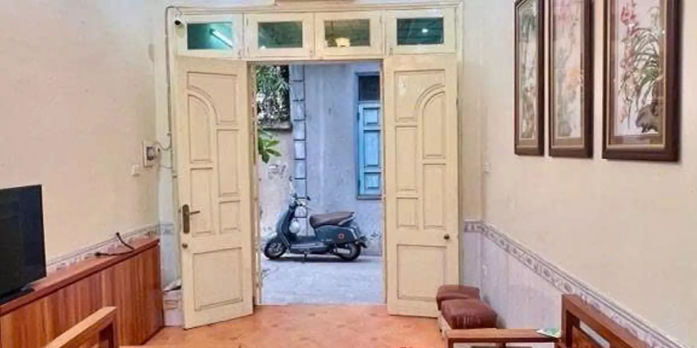 Bán nhà đường hoàng mai 4 tầng dân xây ô tô đỗ cửa lô góc