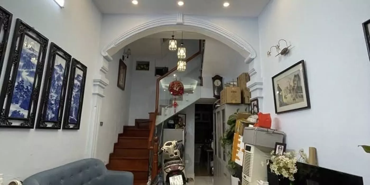 Bán nhà phố Văn Cao, Ba Đình, gần ô tô, khu vực dân trí cao, yên tĩnh, 32m, 5 tầng, 8 tỷ