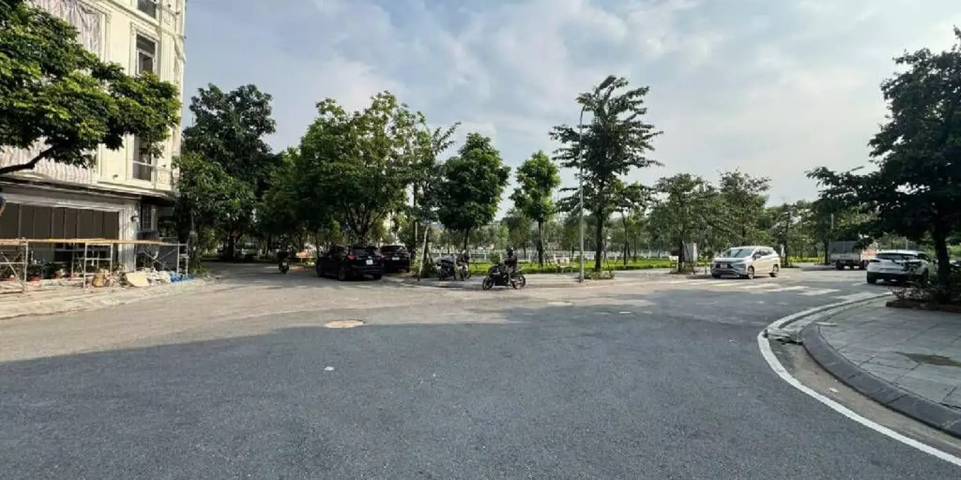 BÁN ĐẤT TĐC VIỆT HƯNG 37M2 - PHÂN LÔ VỈA HÈ - Ô TÔ TRÁNH – HƠN 6 Tỷ[0372311369]