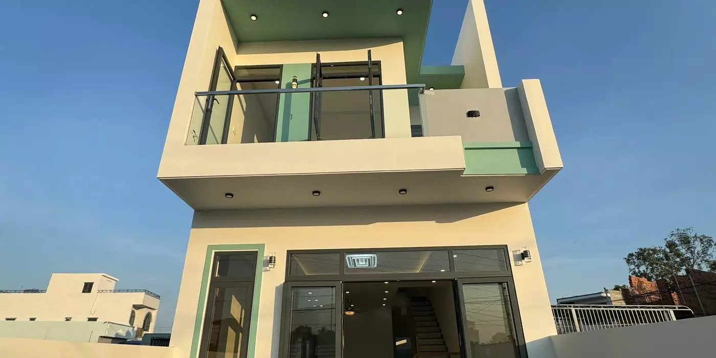 Bán nhà xây mới kiên cố 1 trệt 1 lầu, phong cách hiện đại, nhà mới 100% dọn vào ở ngay