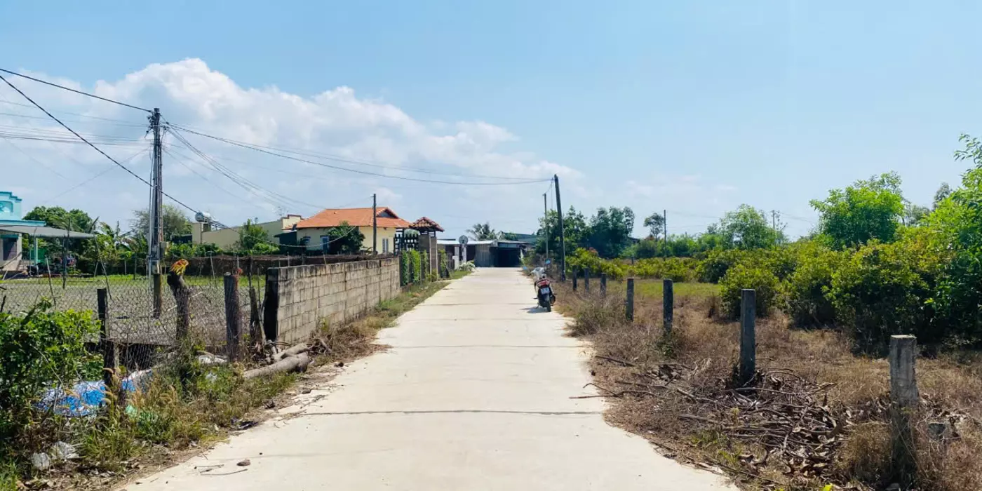Bán 4 sào đất thổ cư Hẻm Nguyễn Thông, Tân Bình LaGi gần biển giá rẻ