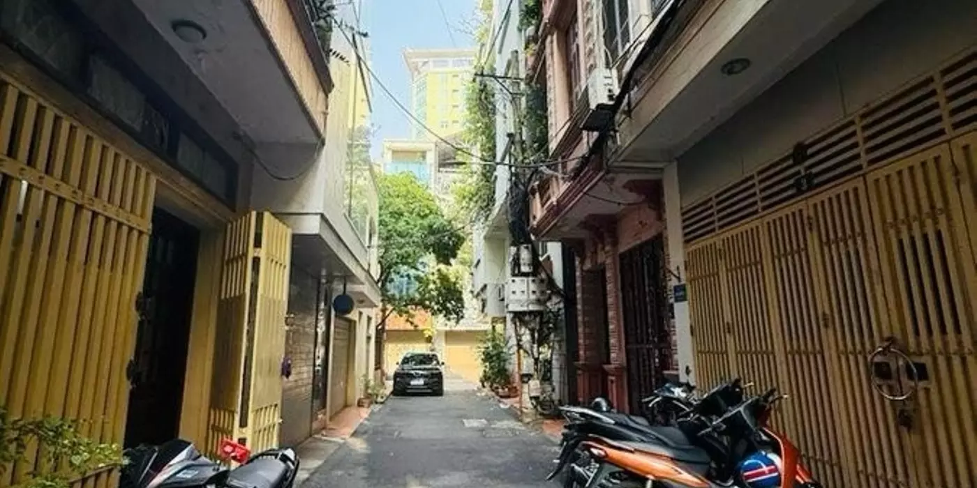 💎 Bán Nhà Đỗ Quang - Cầu Giấy 40m2 Phân Lô Kinh Doanh Ô Tô Vào Nhà 18.9 Tỷ