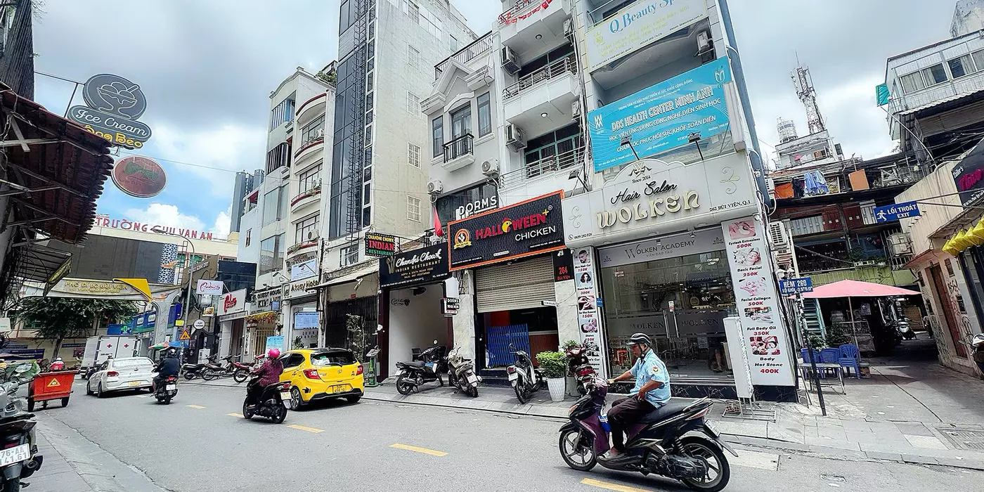 BÁN NHÀ 2 TẦNG MT KINH DOANH BÙI VIỆN, QUẬN 1 - NGANG LỚN HIẾM 7,5M*18M * Liên hệ GIANG GIANG: