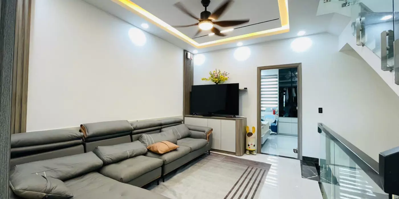Nhà Hiện Đại Khu Đô Thị Mỹ Gia Vài Bước Tới Sân Banh tặng full nội thất xịn