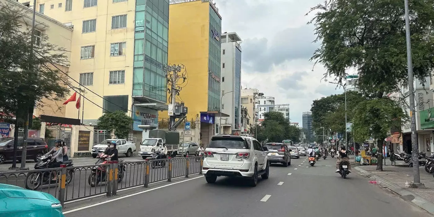 Bán GẤP nhà MTKD đa nghề ngang 5m 5 lầu 102m2 Lê Quang Định gần BV Gia Định chỉ 24.5 tỷ.