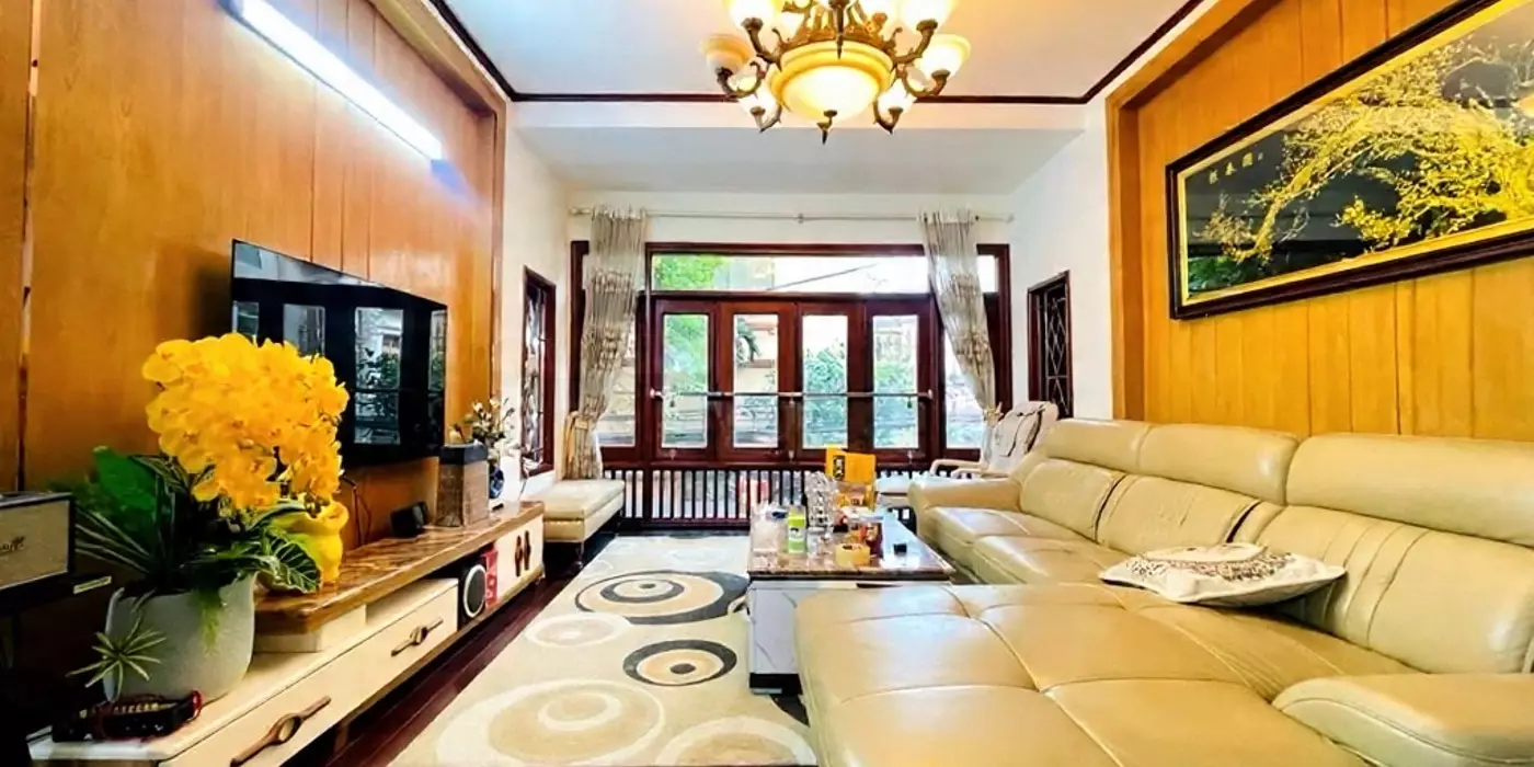 lạc long quân 50m x6 tầng 18,9 tỷ ô tô qua nhà,ngõ thông,full nội thất,5p ra hồ tây