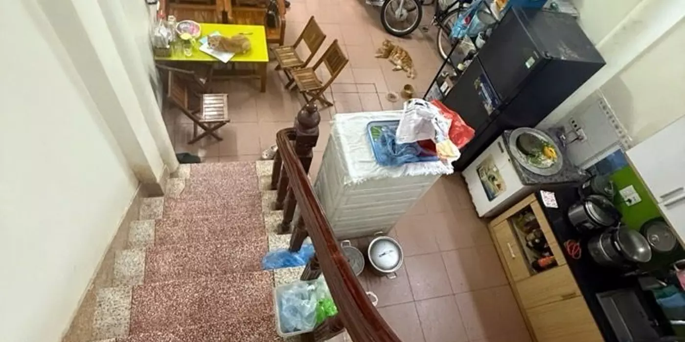 Bán nhà Nguyễn Văn Cừ- dân xây-10m oto- 3 gác tránh xe máy-30m 4 tầng nhỉnh 6 tỷ(TL)