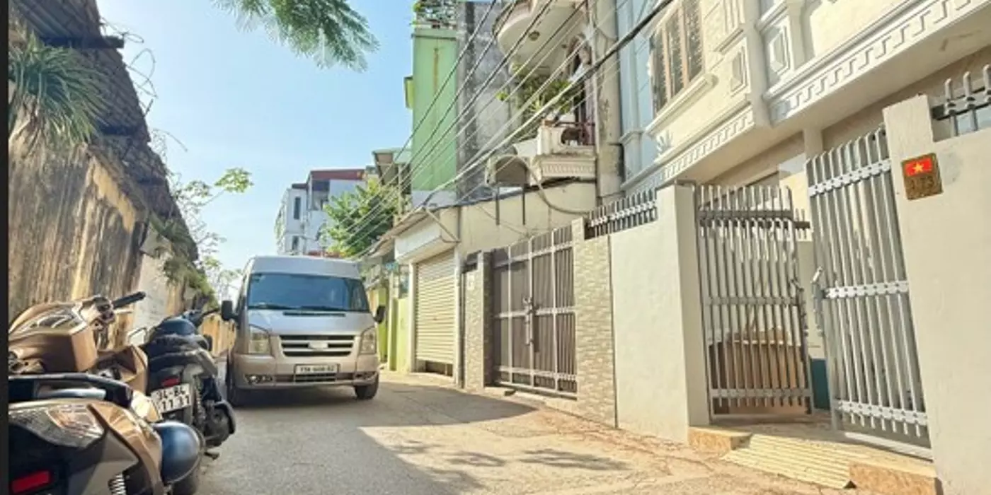 BÁN NHÀ MẶT NGÕ Ô TÔ TRÁNH NHAU PHỐ LÊ LAI – VỊ TRÍ KINH DOANH ĐẸP, TIỀM NĂNG TĂNG GIÁ CAO