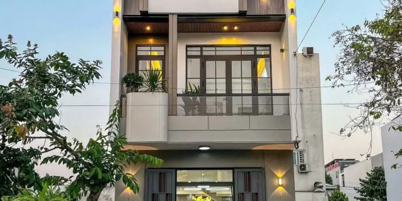 CẦN TIỀN GẤP - Chính chủ bán RẺ - nhà đẹp đất rộng gần trường ĐH Bình Dương ! LH 0354555640