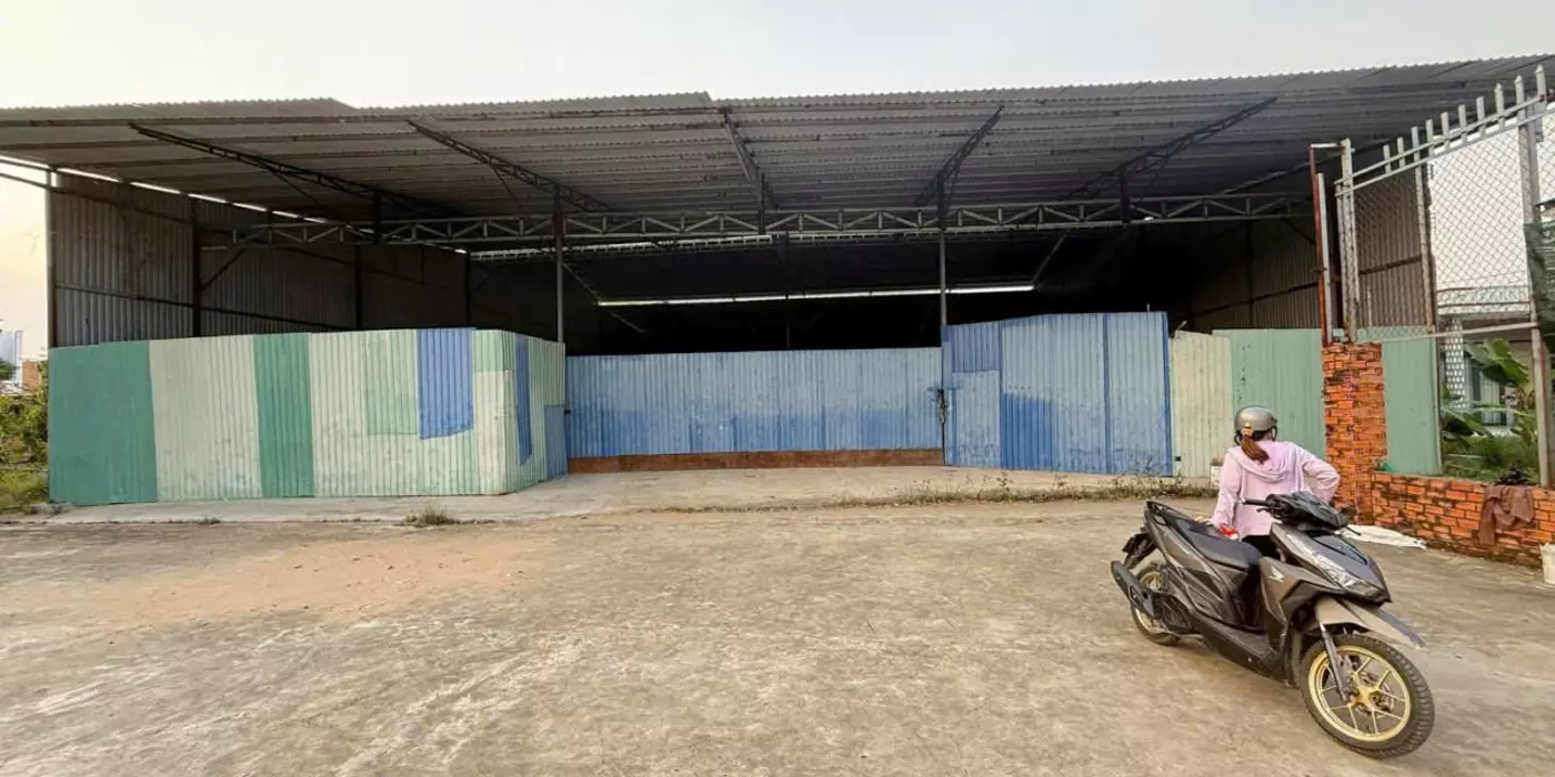 Bán nhà kho xã Phước Vân , Cần Đước dt 1259m2 ( 300m2 thổ) giá 5,2 tỷ