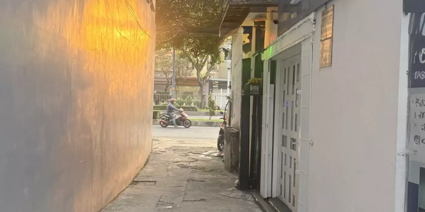 Nhà Chính chủ lâu năm chưa qua đầu tư, chỉ 2.3 tỷ.
Gần Mặt tiền Trường Chinh-Đông Hưng Thuận Quận