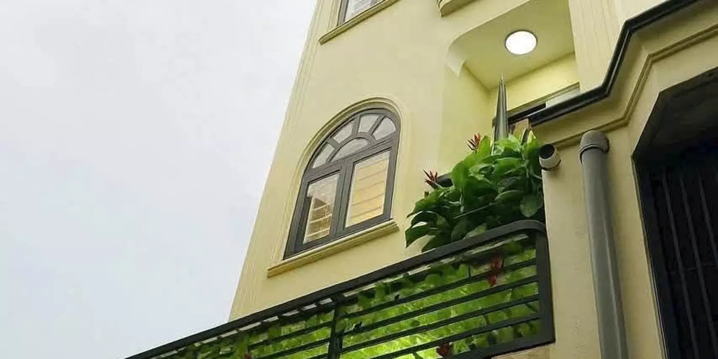 ĐẸP - 3 TẦNG - 🚙 TẬN CỬA - 40M2 - SẴN NỘI THẤT XỊN - SỔ VUÔNG A4 - CHỈ 5.x TỶ - KHU NÀY KHÔNG CÓ
