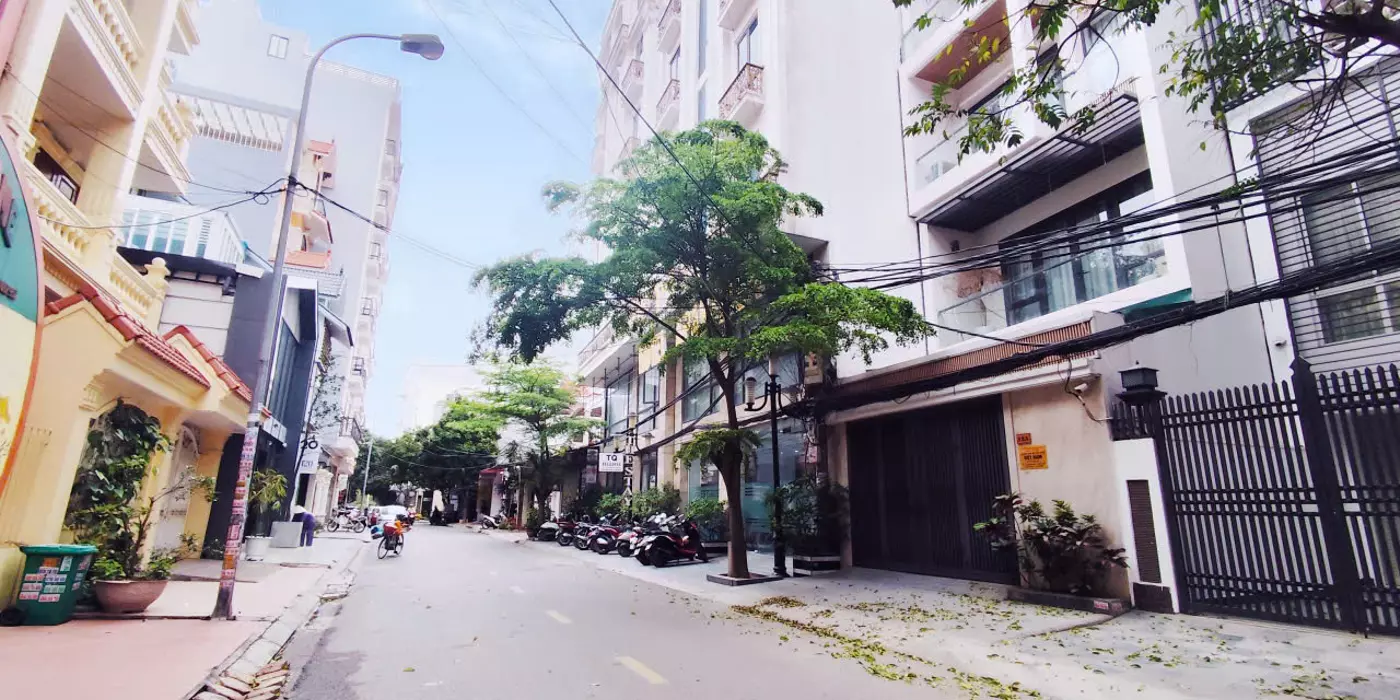 💋💋Nhà mặt đường Phụng Pháp - Văn Cao - 79m 4 tầng - Độc lập dân xây