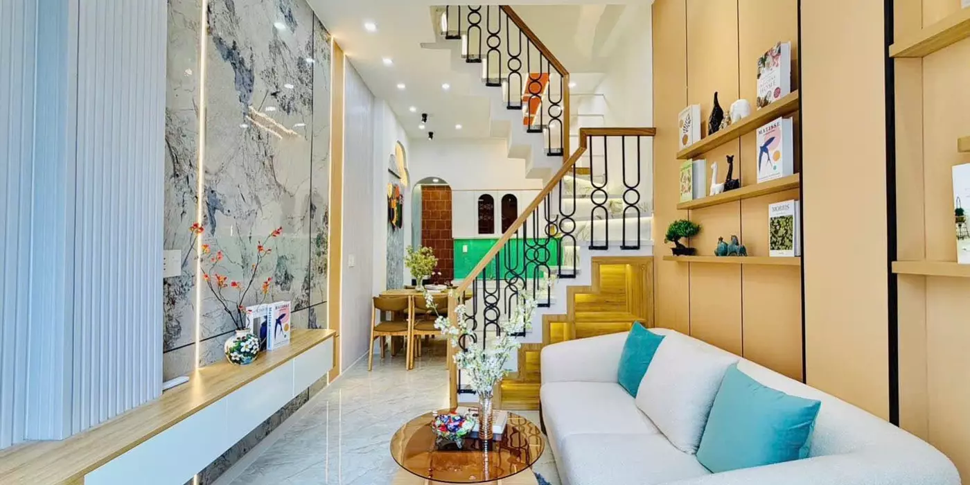 NHÀ XINH - BAY SỚM - HẺM Ô TÔ THÔNG - 3 TẦNG, 3 PN, 3 WC - TẶNG FULL NỘI THẤT XỊN - NGAY DƯƠNG
