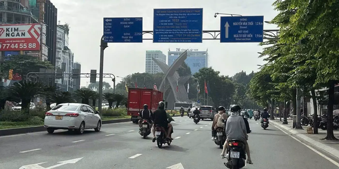 CC gửi bán nhà MT ngay CV Hoàng Văn Thụ ngang 11m 5 lầu 163m2 ra sân bay chỉ 3” 28 tỷ