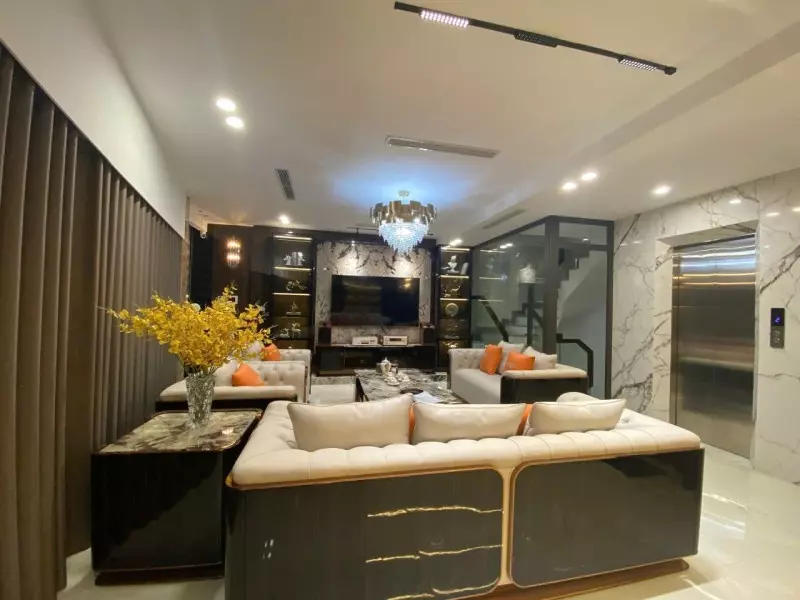 BIỆT THỰ MINI VIỆT HƯNG – 61m² – 6 TẦNG – GARA 2 Ô TÔ – NỘI THẤT NHẬT 3 TỶ