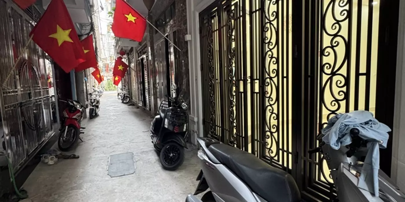 Bán nhà Lý Sơn, Ngọc Thuỵ 42m x 4T vuông đẹp, 2 mặt ngõ giá hơn 8 tỷ