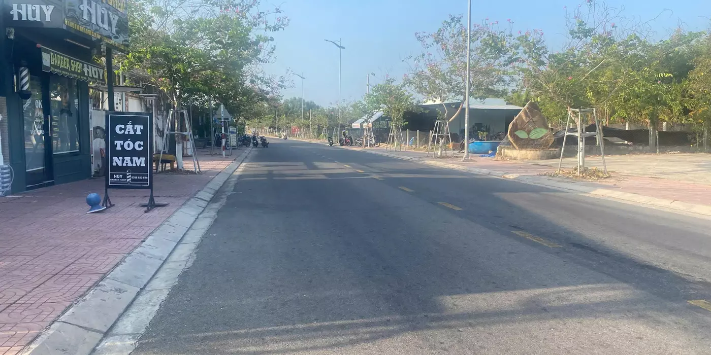 Bán 271m2 đất 2 mặt tiền Nguyễn Du, Tân Phước, LaGi giá mềm gần Biển