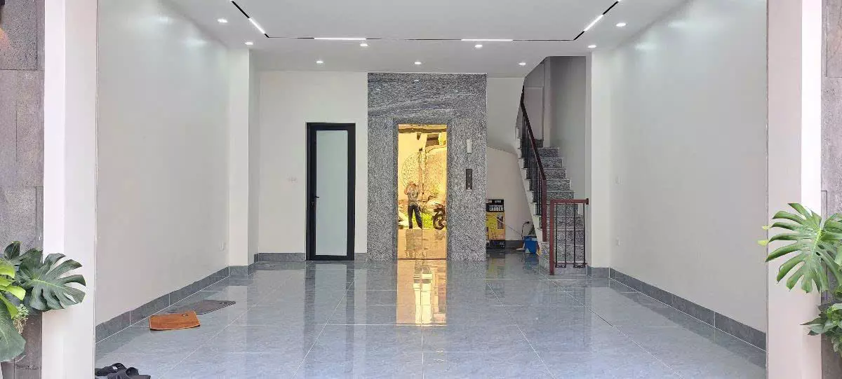 Bán nhà Nguyễn Văn Linh 45m 6 tầng MT5.1m thang máy gara ô tô hơn 12 tỷ