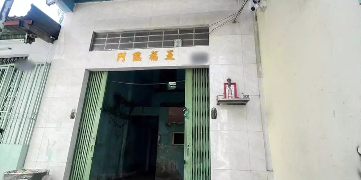 Nhà cũ (lửng,lầu) hẻm thông đường Tùng Thiện Vương P12Q8. Giá: 3.98 tỷ