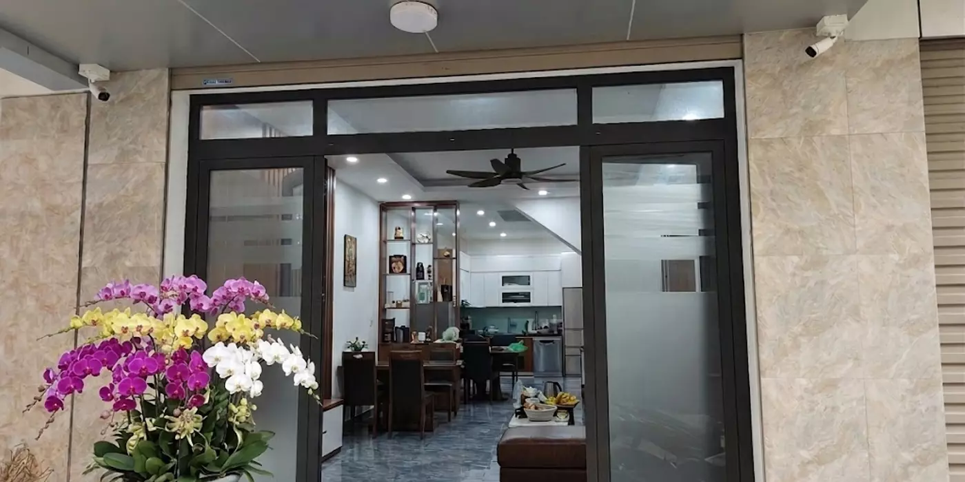 NHÀ ĐẸP DÂN XÂY-SỔ HOA HẬU-OTO 7 ĐỖ CỬA-NGÕ RỘNG 5M THÔNG TỨ TUNG-NỘI THẤT SANG ĐẸP-Ở SƯỚNG- NHỈNH