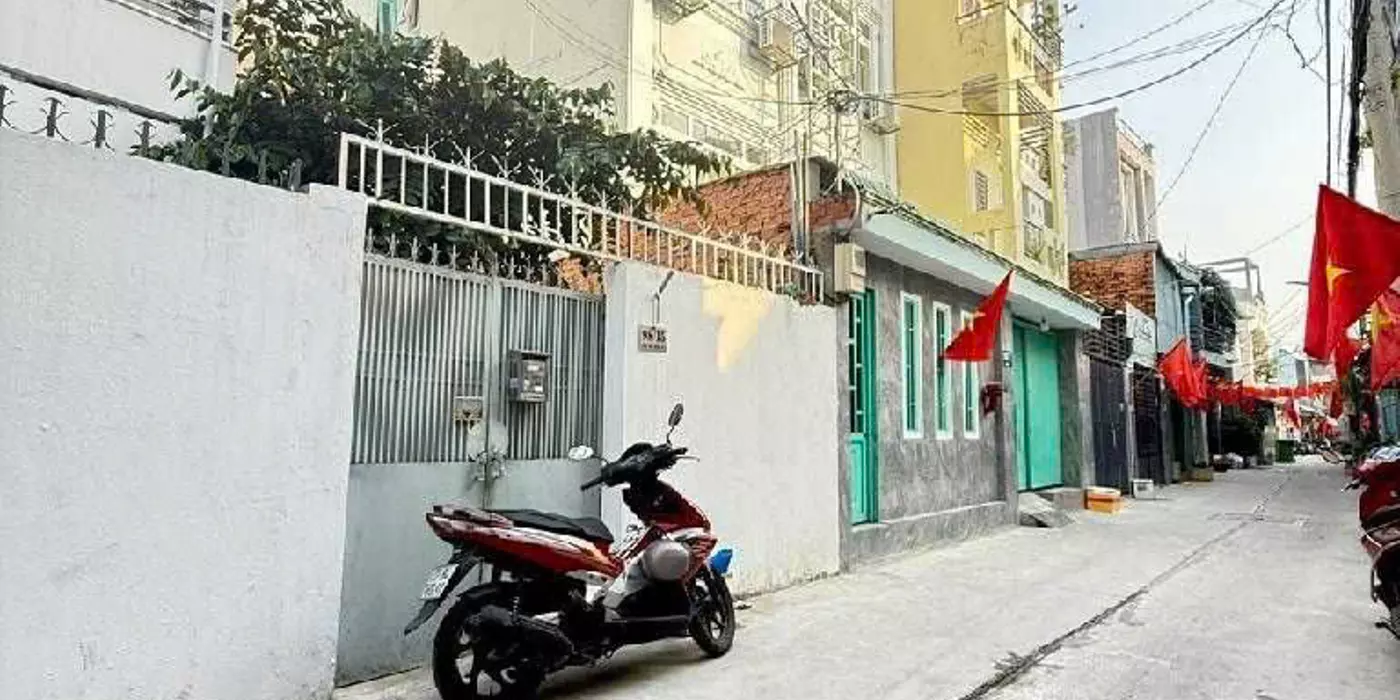 HOT NHÀ QUẬN 7 – GẦN LÂM VĂN BỀN 4.2M x19M Chỉ 8 TỶ 8