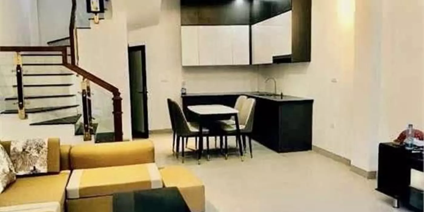BÁN GẤP NHÀ THẠCH BÀN  NỘI THẤT ĐẸP MỚI Ô TÔ ĐỖ NGÀY ĐÊM NGAY SÁT NHÀ HƠN 6 TỶ