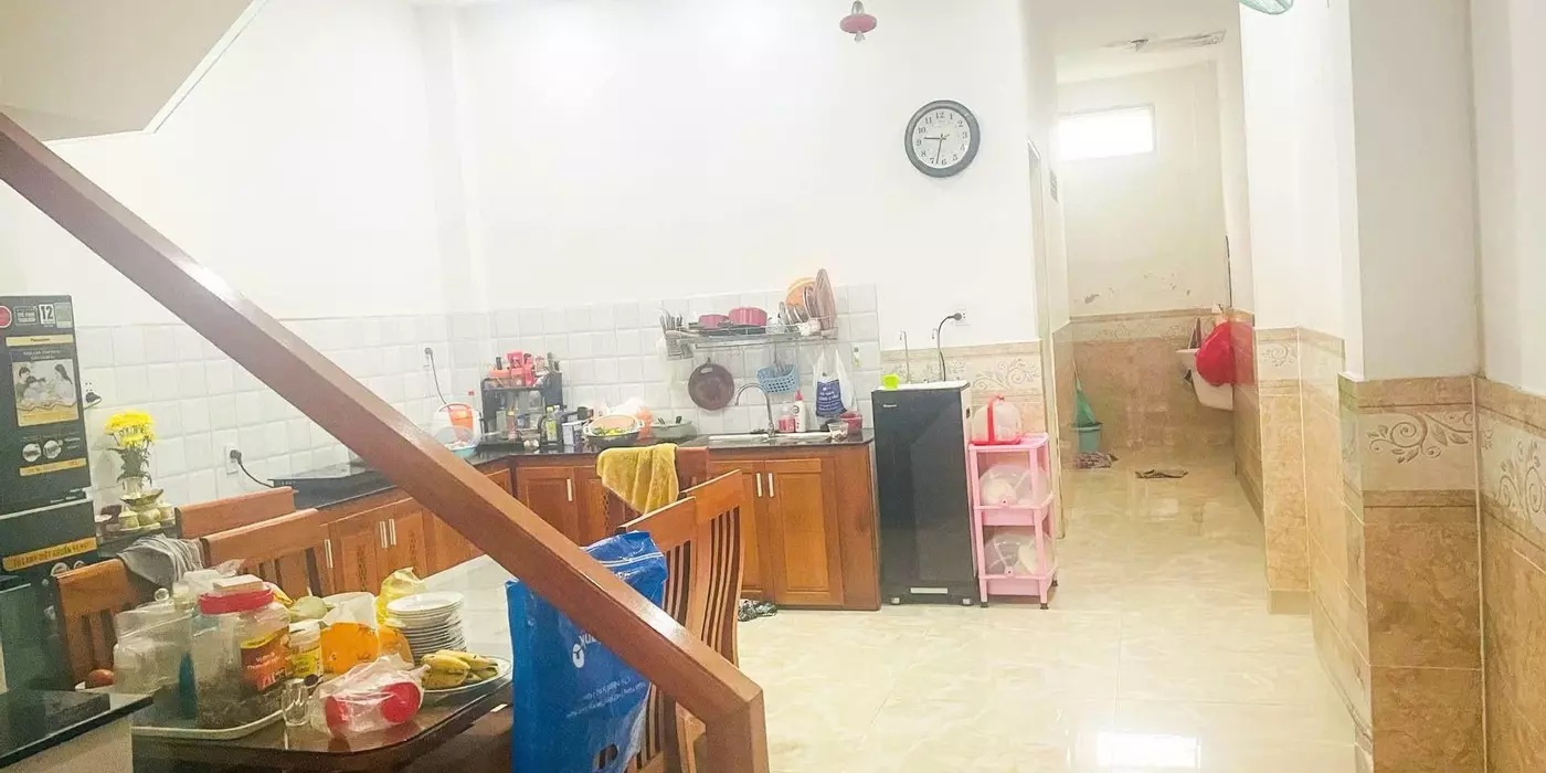 NHÀ 2 TẦNG 85M²,CHỈ CÁCH 2 CĂN RA MẶT TIỀN NGUYỄN PHƯỚC NGUYÊN,NGANG 4.75M,3PN,SÁT CHỢ,BÊN CÔNG