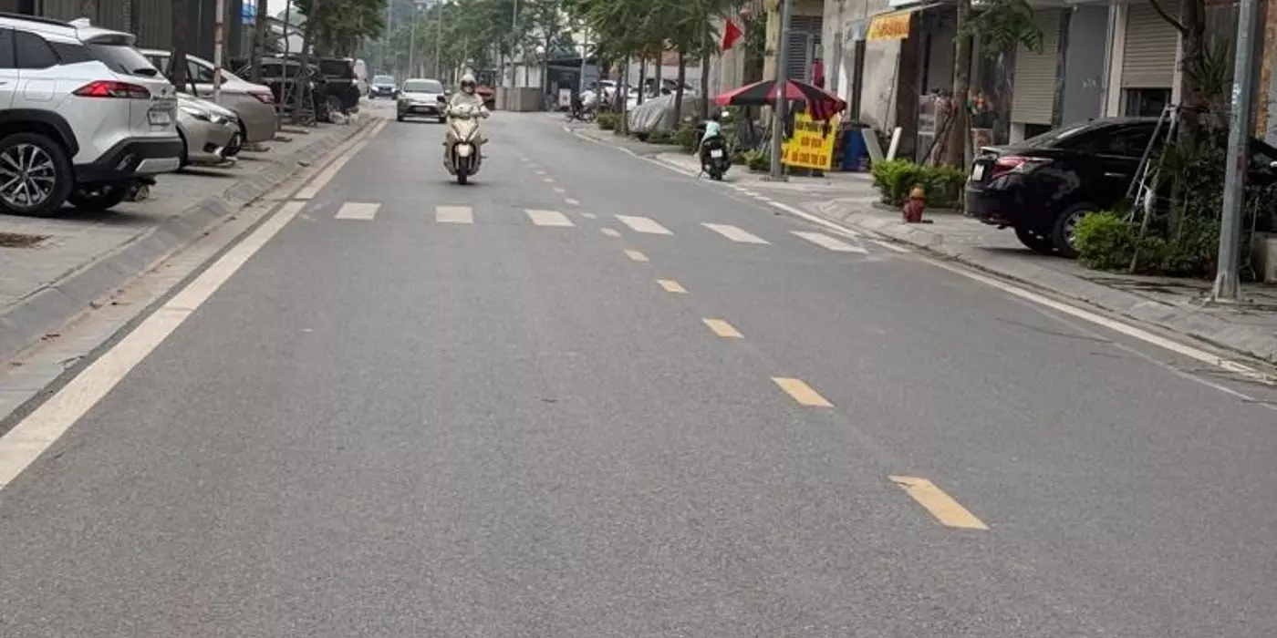 Bán nhà c4 khai sơn ngọc thuỵ, 35m x 3m8 vỉa hè kinh doanh
