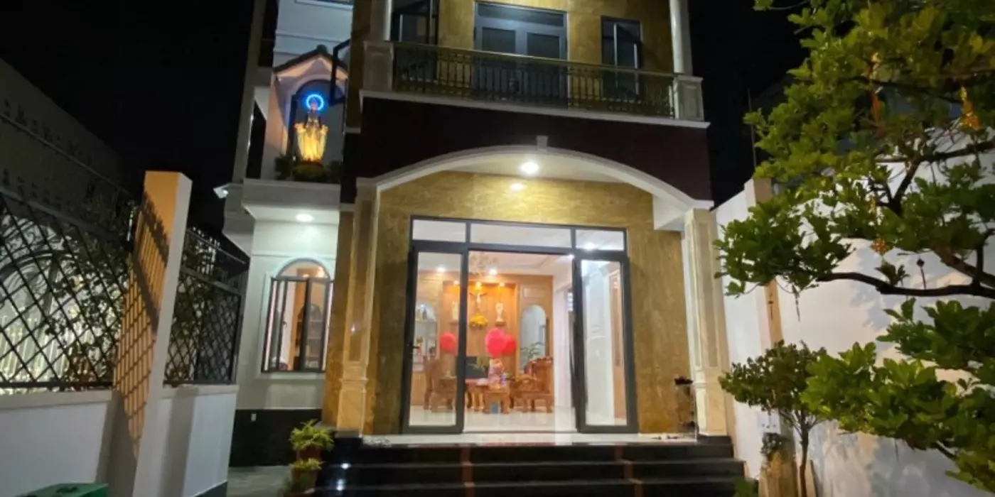 Bán Biệt Thự sân vườn, Tam Phú, Thủ Đức, TP HCM. DT  293m2, 3 tầng. Giá 11.9 Tỷ, Sổ Hồng, LH: