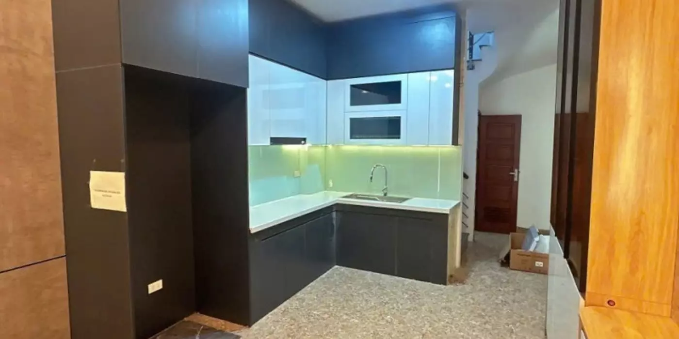 BÁN NHÀ NGỌC THỤY – MỚI TINH – Ô TÔ ĐỖ CỔNG – XÁCH VALI VỀ Ở NGAY