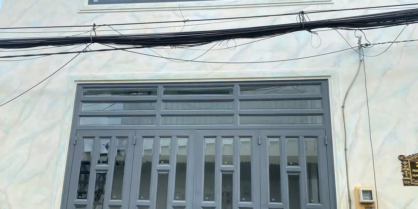 Nhà mới xây cho thuê, thiết kế hiện đại, sạch sẽ, dọn vào ở ngay.