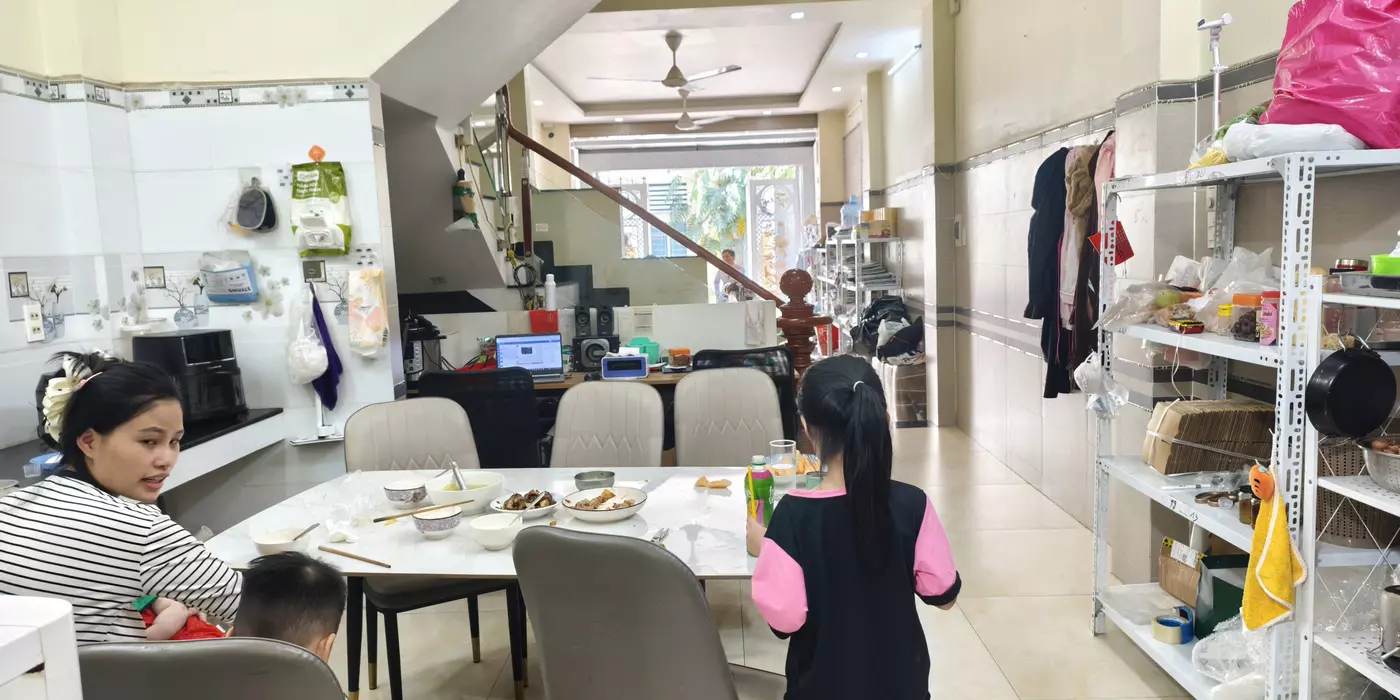 Bán nhà 3 tầng đường số 16 Linh Trung, Thủ Đức, TP HCM. DT  74m2, 4PN, SH, 9.2 tỷ - 0933125879