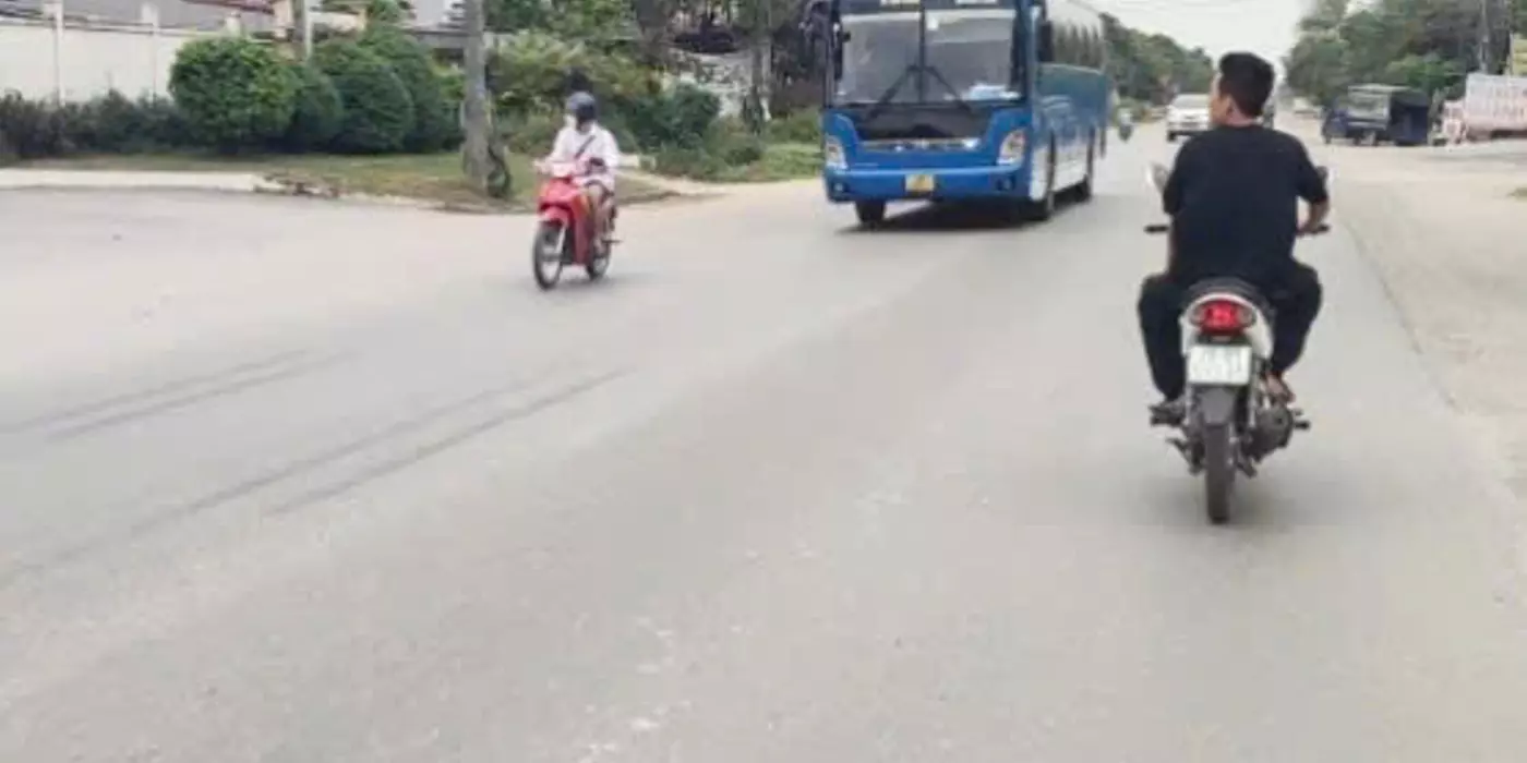 Cần tiền bán gấp lô đất cạnh trường Đại học Quốc Gia Hà Nội, gần đường QL21 mở rộng 80m