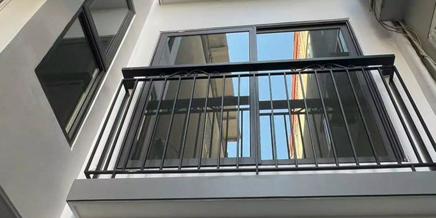 TÀI CHÍNH 7 TỶ, TÌM NHÀ GẦN TRƯỜNG, CHỢ,Ô TÔ ĐỖ CỬA TRUNG TÂM THẠCH BÀN.