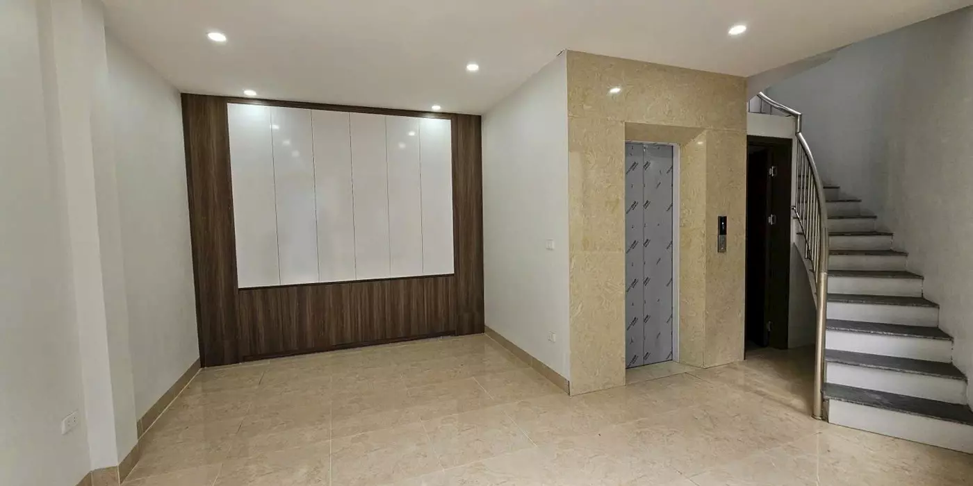 SIÊU PHẨM LONG BIÊN – 6 TẦNG THANG MÁY – LÔ GÓC – Ô TÔ VÀO NHÀ – NHỈNH 9 TỶ