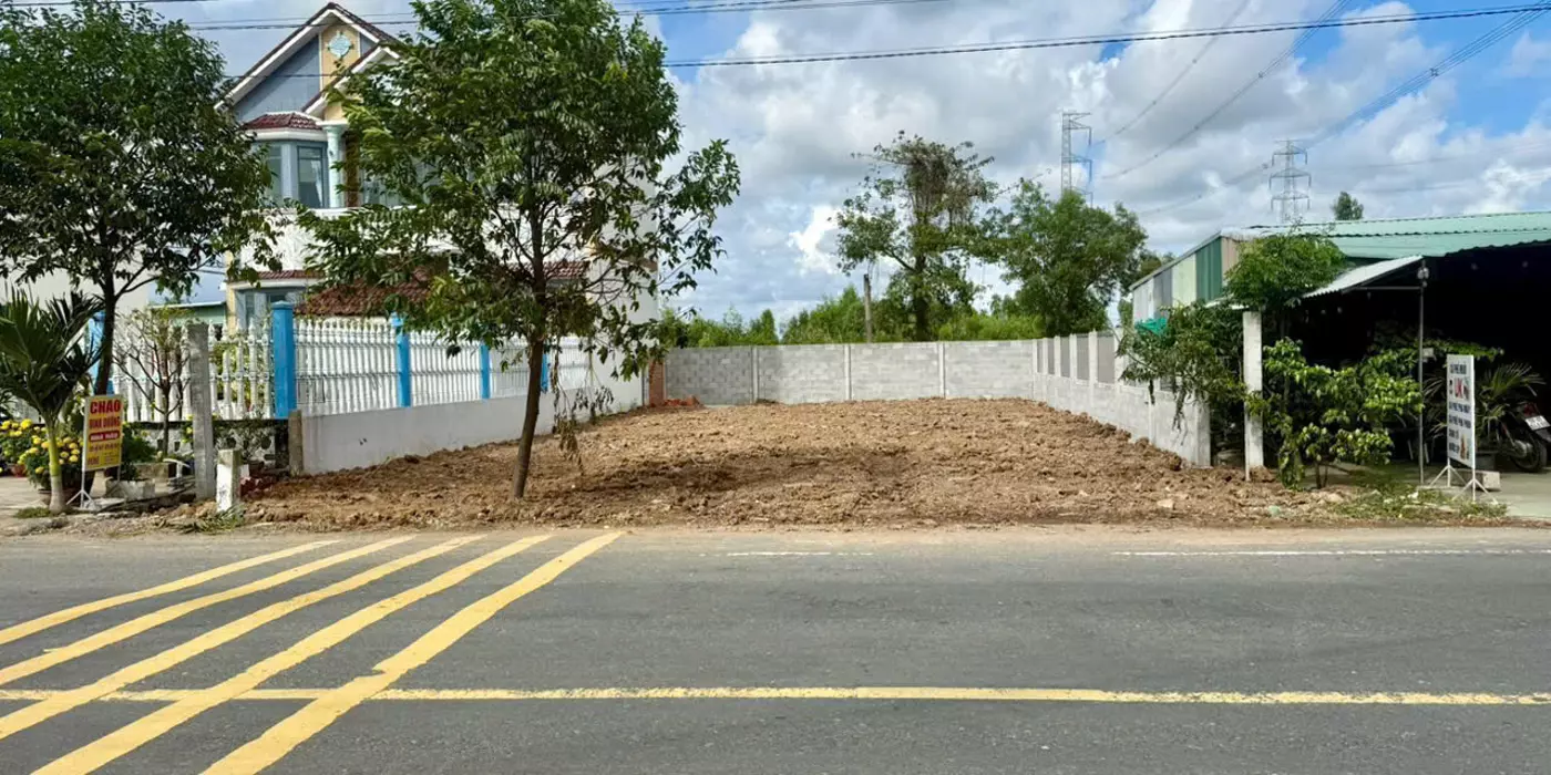 Bán đất thổ cư mặt tiền tỉnh lộ 832, An Nhựt Tân , Tân Trụ dt 300m2 giá 3,5 tỷ