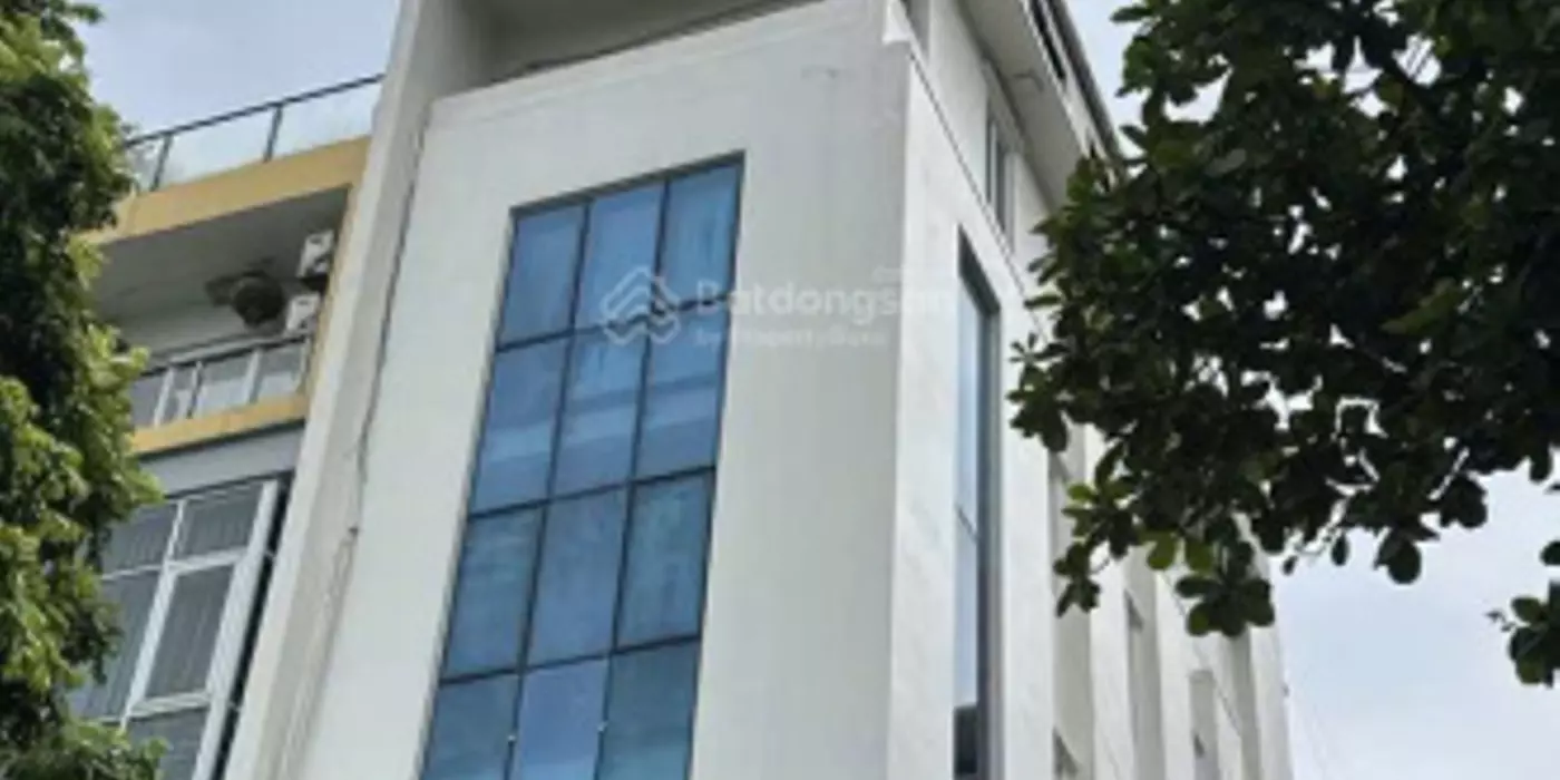 Cho thuê văn phòng 110 mét tại tầng 1 số nhà 38 ngõ 110 Trung Kính, Yên Hòa, Hà Nội.