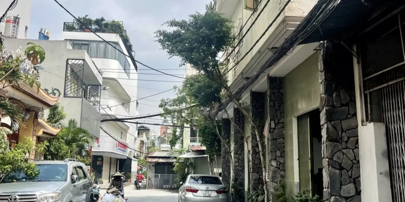 Bán nhà Biệt thự - hẻm 8m Dương Đức Hiền - DT: 13x12m, 3 Tầng, CN 150m2, chỉ 18,5 tỷ.
