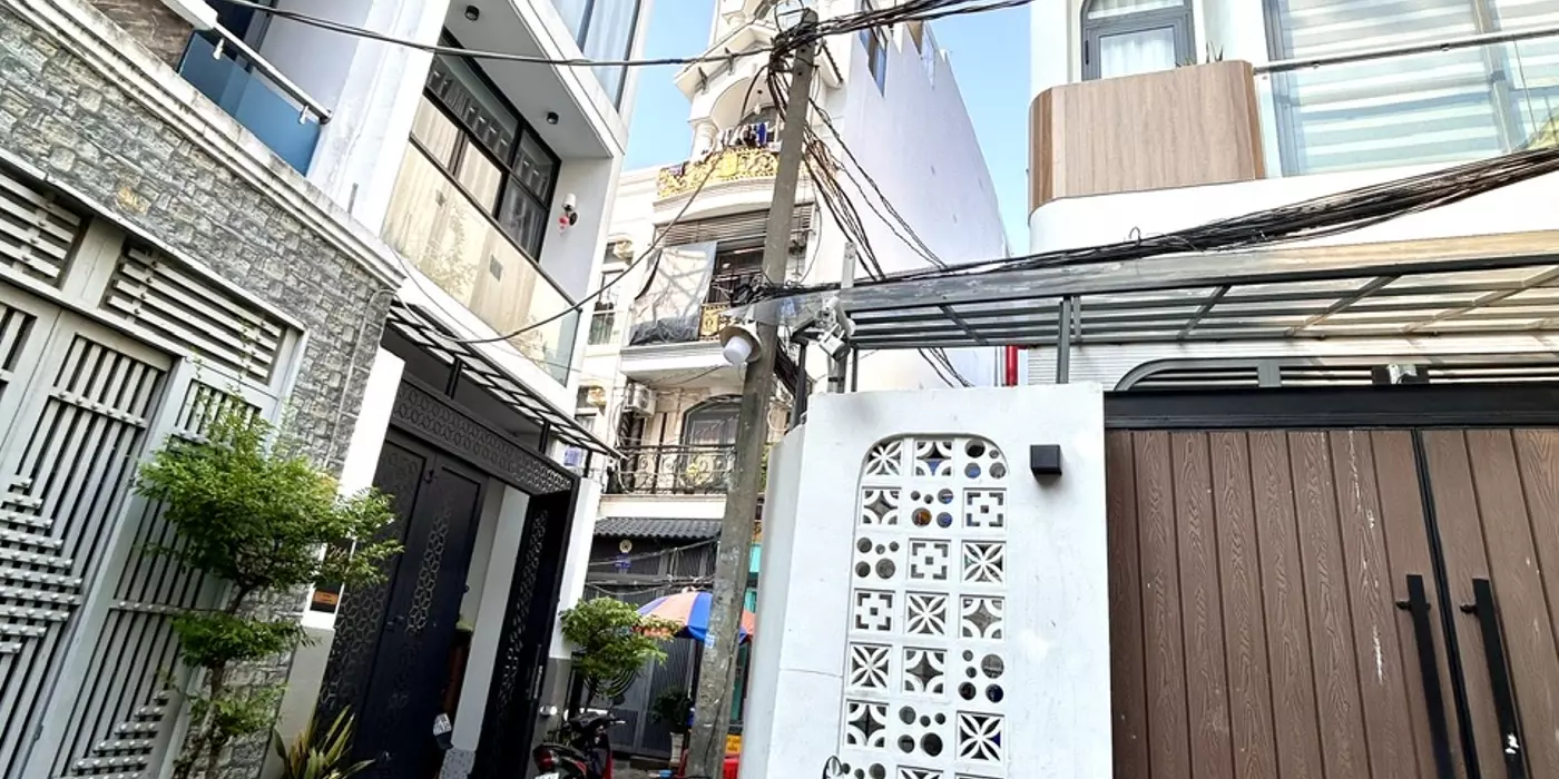 NHÀ ĐẸP VÀO Ở NGAY CHỈ 5.2T- Đ.TÔN ĐẢN NGANG 4.2M- LƯU THÔNG RA Đ.SỐ - KHÁNH HỘI- HOÀNG DIỆU-