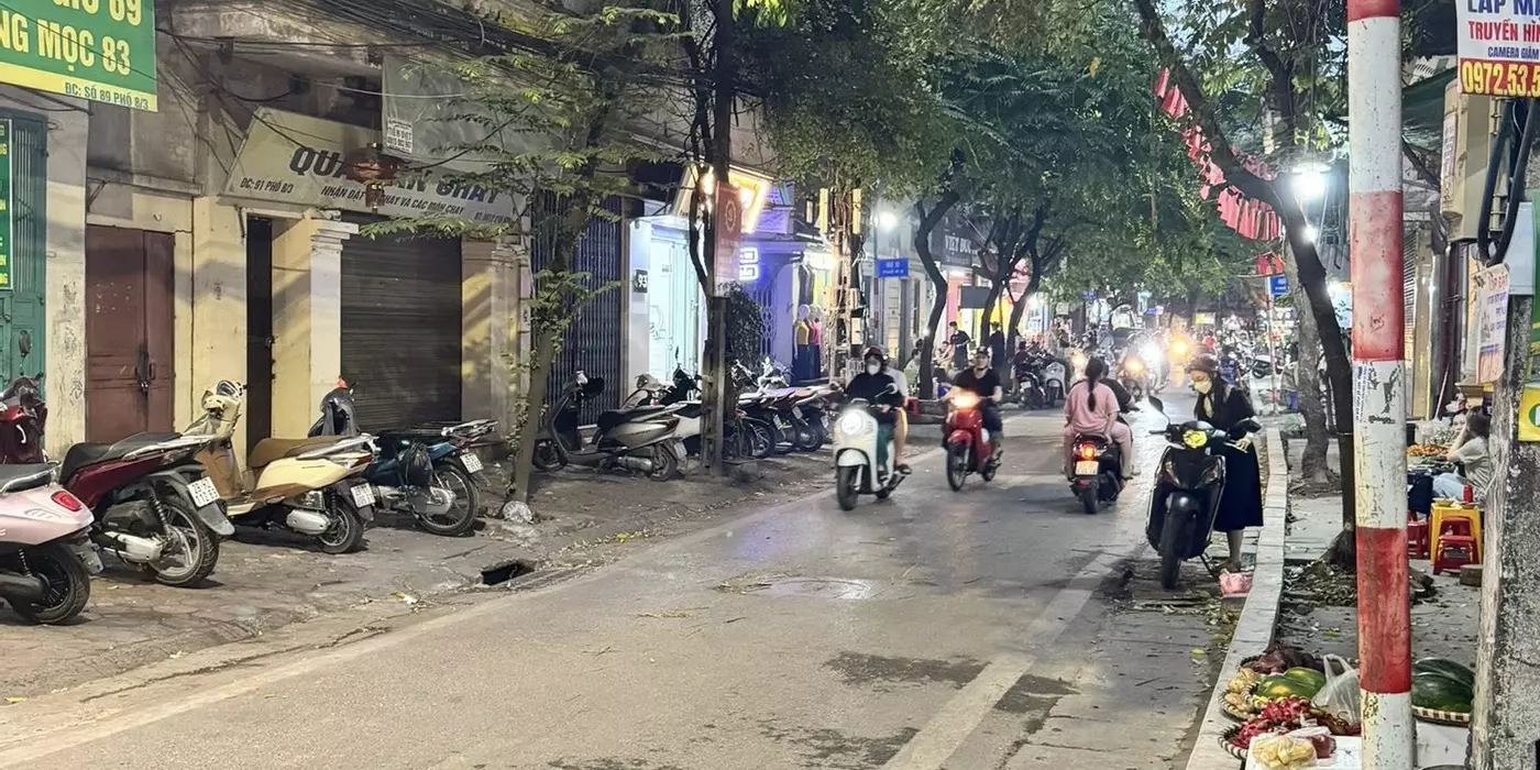 BÁN NHÀ MẶT PHỐ 8/3 HAI BÀ TRƯNG - VỊ TRÍ ĐẸP LÔ GÓC Ô TÔ TRÁNH KINH DOANH: 55M2 - 24 TỶ