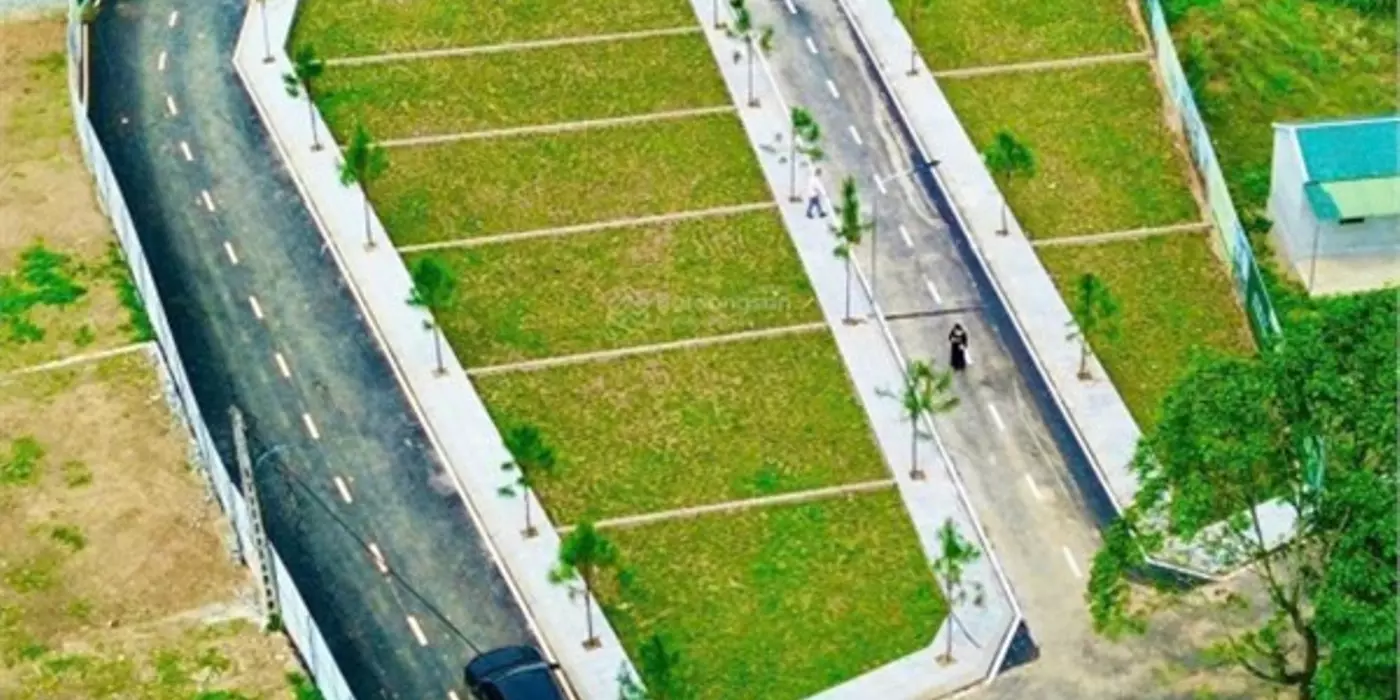 Tôi cần bán lô đất 100m2 hai mặt tiền cách QL21 700m và cách trường ĐH Bách Khoa chỉ 1,2km